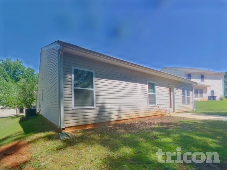 Building Photo - 2610 Andes Dr