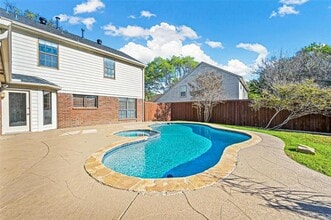 Building Photo - 1561 Yaggi Dr