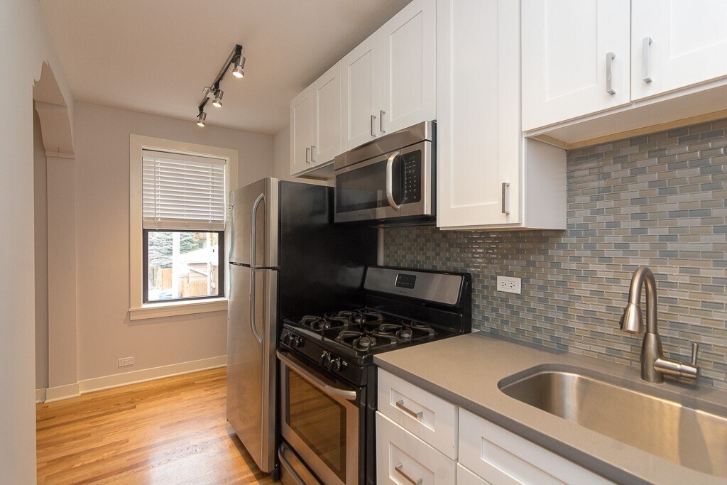 Building Photo - 557 W Arlington Pl