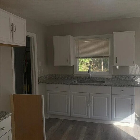 Building Photo - 6833 Walrond Ave