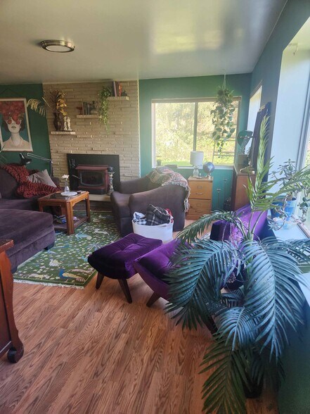 Building Photo - 7153 18th Ave SW