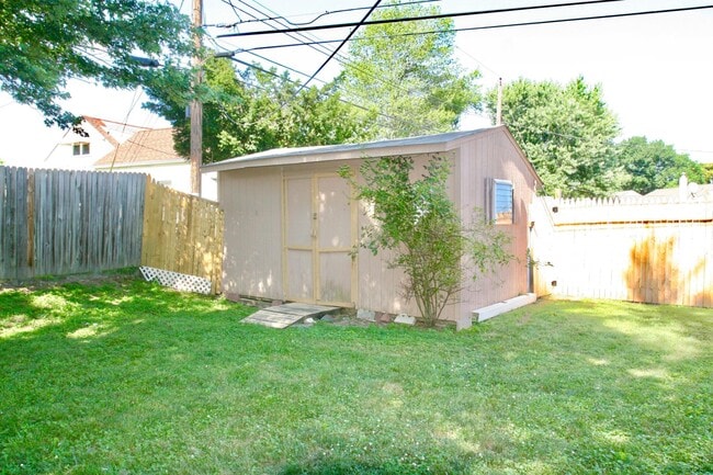 Building Photo - 415 Cleveland Ave
