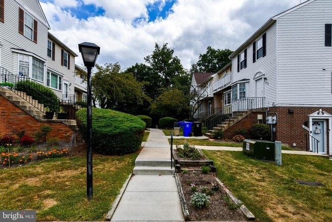 Building Photo - 15043 Cherrywood Dr
