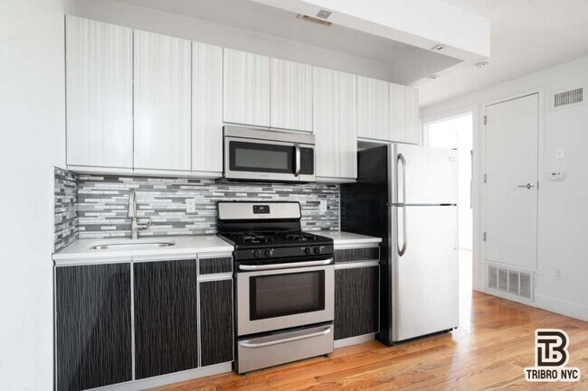 Building Photo - 2 bedroom in BROOKLYN NY 11211