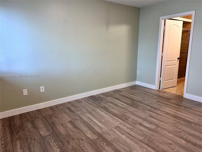 Building Photo - 120 SW 109th Ave