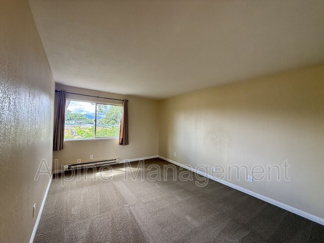 Building Photo - 2657 Kentworth Way