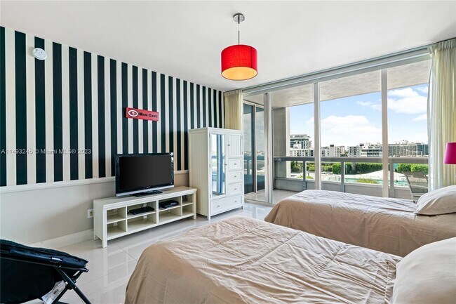 Building Photo - 6899 Collins Ave