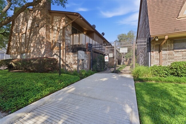 Building Photo - 2574 Marilee Ln