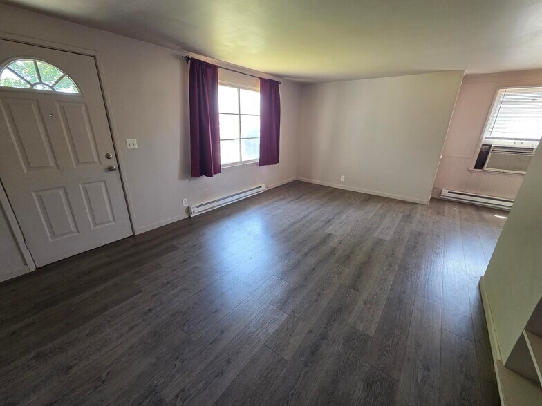 Building Photo - 420 N Mattson Dr