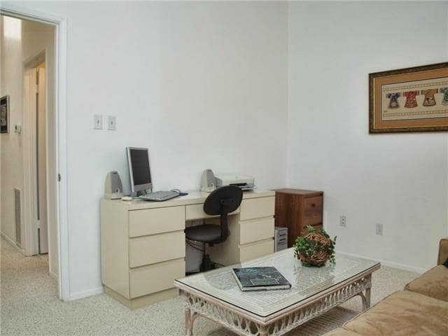 Building Photo - 7122 Wood Hollow Dr