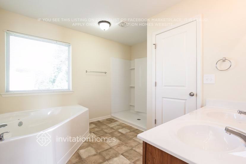 Building Photo - 4263 Violet Way Ct