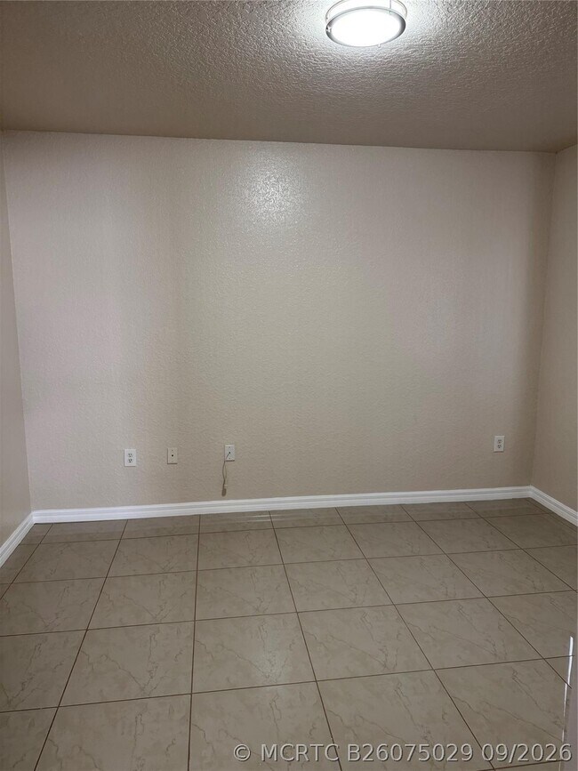 Building Photo - 605 Belmont Ln