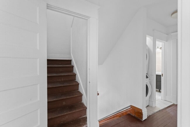 Building Photo - Historic Charm Meets Modern Living – Spacious 6-Bedroom in Prime KC Location! $3900.00