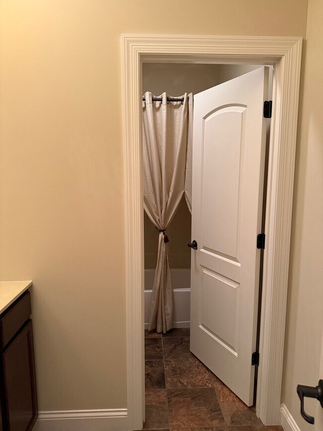 Building Photo - 36 Sag Harbor Ct