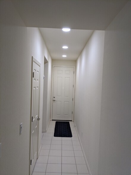 Foyer - 22084 N 98th Dr