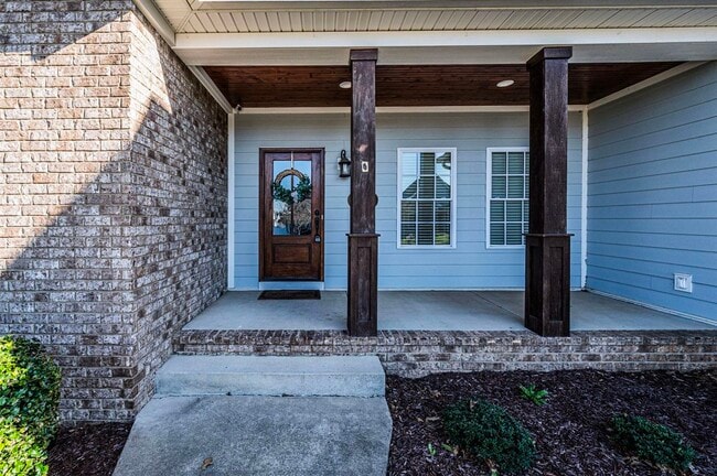 Building Photo - 730 Bennington Park Dr
