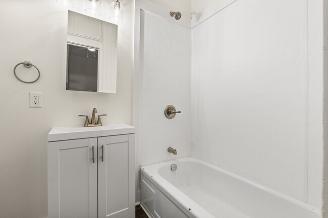 Building Photo - 427 Whiteman St