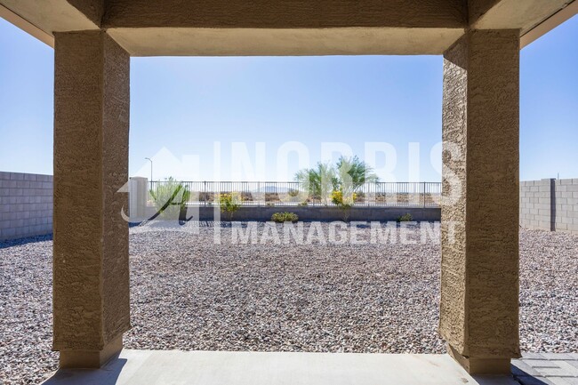 Building Photo - Beautiful Home with No Rear Neighbors