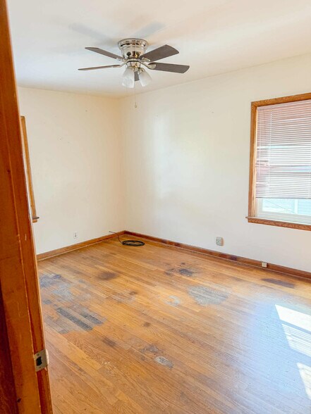 Primary Photo - 1120 Metropolis St