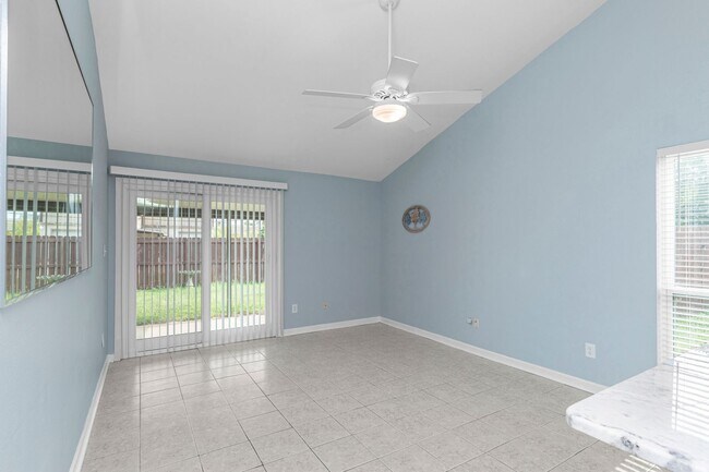 Building Photo - 2BD / 2BA Home Near Eglin AFB and Downtown...