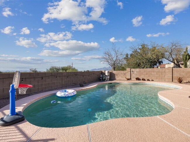 Building Photo - Double the splash- Private Gated Pool & Amenities-The best of both worlds!