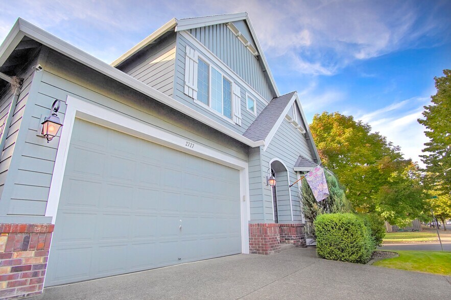Building Photo - 2727 N Crater Ln