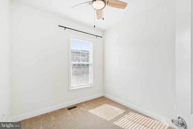 Building Photo - 17258 Herring Gull Ln