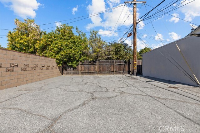 Building Photo - 5707 Baldwin Ave