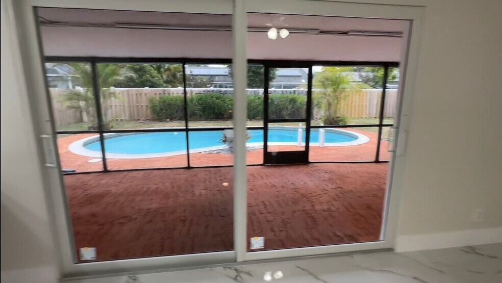 Building Photo - 2110 NW 109th Ave