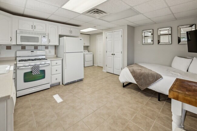 Building Photo - 4604 Mountainview Dr