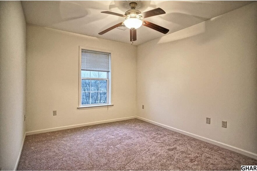 Building Photo - 479 Waterleaf Court