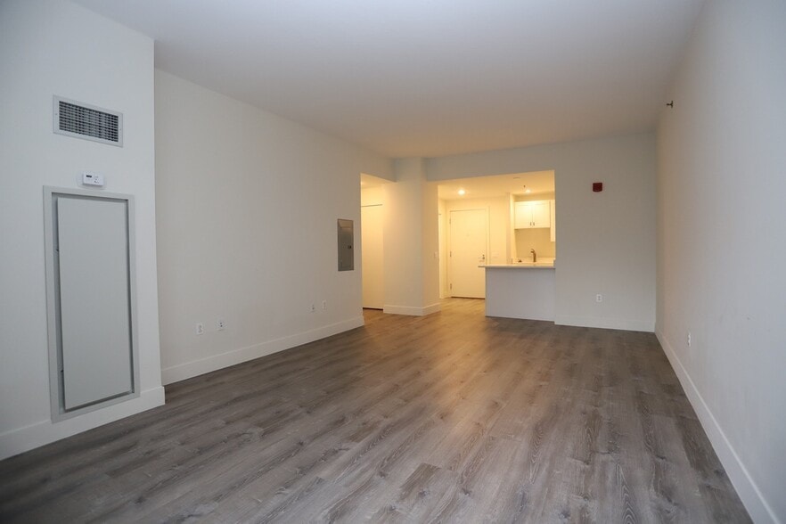 living room - 20 2nd St