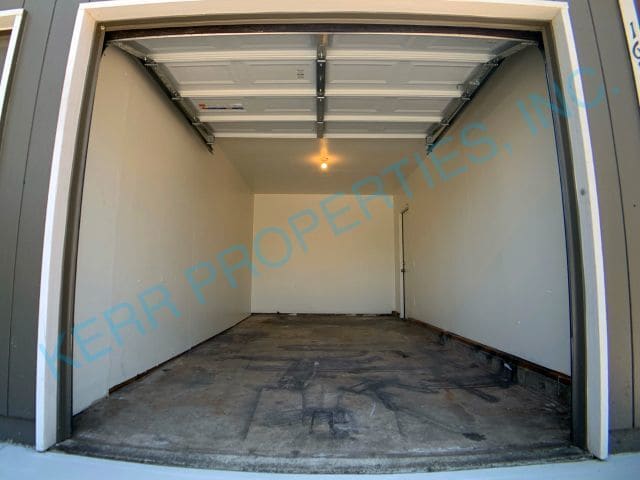 Building Photo - Charming 3-Bed Retreat with 2 Full Baths in Portland's Heart – 1000 Sq Ft of Comfort!