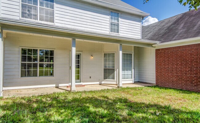 Building Photo - 9461 Hickory Dr