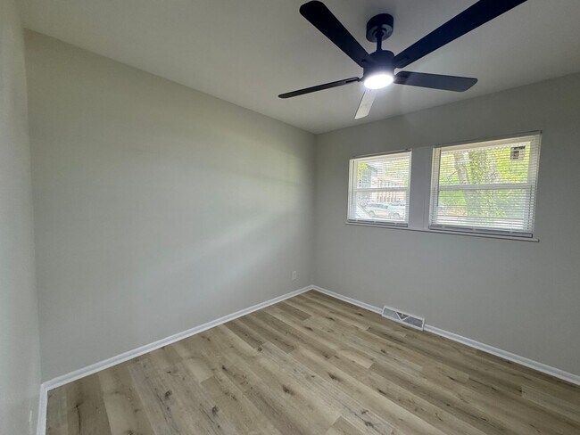 Building Photo - $2,195/month | 4 Bed | 2.5 Bath | 2,046 Sq Ft