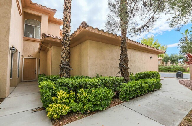 Building Photo - Cute 2 Bedroom Condo with 2 Car Garage located in a Guard Gated Community in Green Valley!