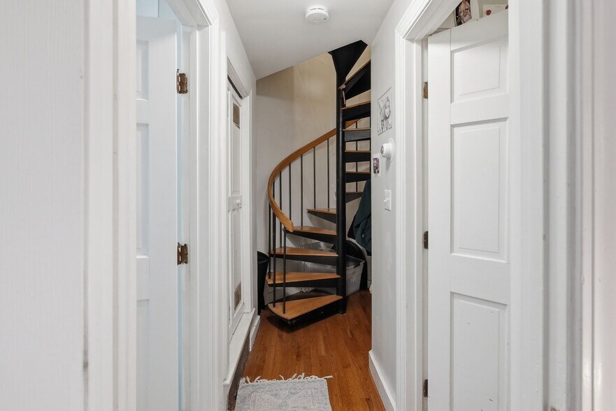 Building Photo - 20 Symphony Rd