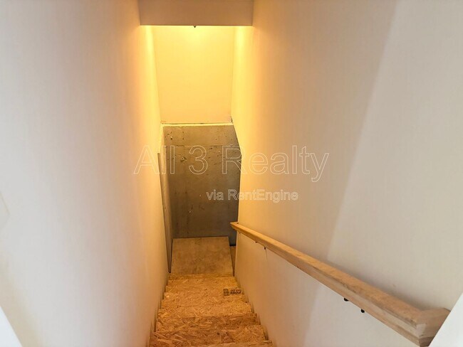 Building Photo - 3738 Valley Spring Dr