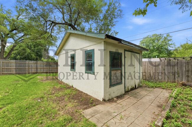Building Photo - 1415 N Prairie Ln