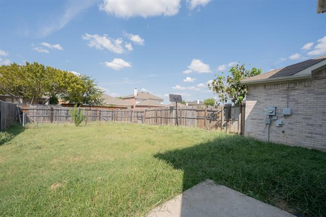 Building Photo - 447 Maple Grove Dr