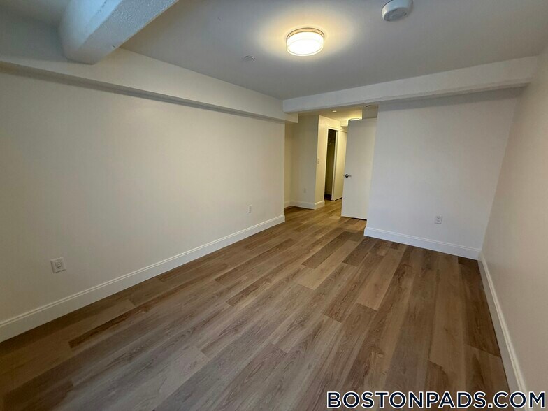 Building Photo - 1079 Commonwealth Ave