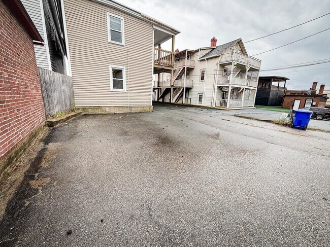 Building Photo - 38 Orange St