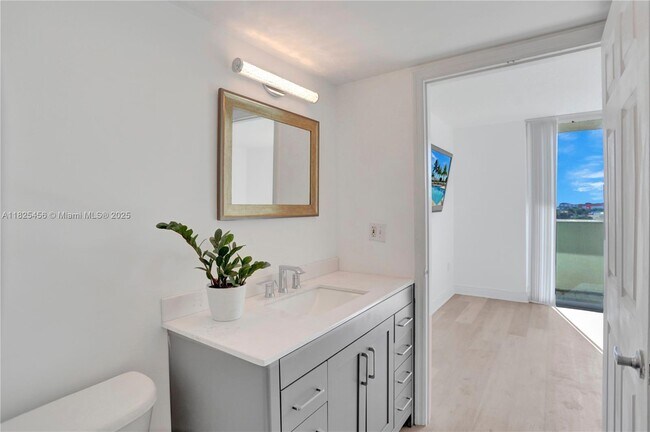 Building Photo - 3000 Coral Wy