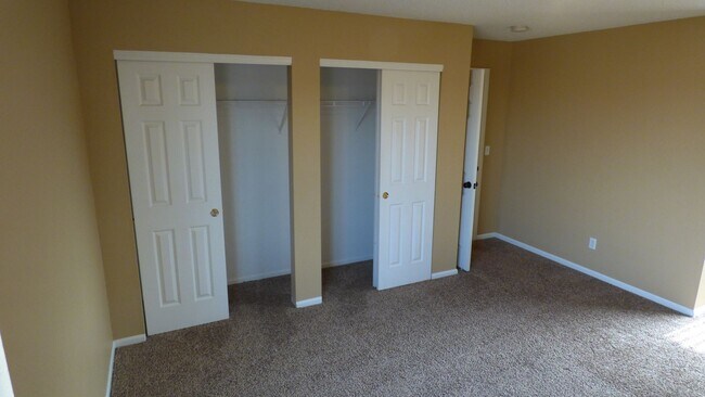 Building Photo - $0 DEPOSIT OPTION. CHARMING 3-BEDROOM HOME IN GREEN VALLEY RANCH WITH SPACIOUS LAYOUT & PRIME LOC...