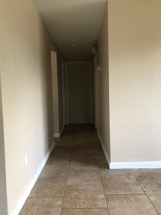 Building Photo - 3 Bed 1 Bath Home | Pet Friendly | Washer Dryer Hook Ups | Section 8 Welcome