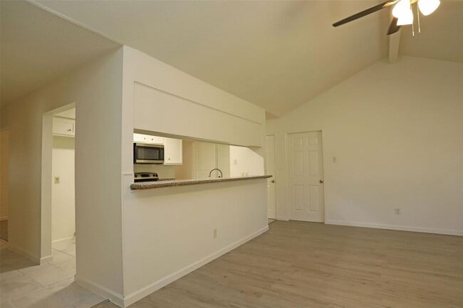 Building Photo - 5023 Monteith Dr