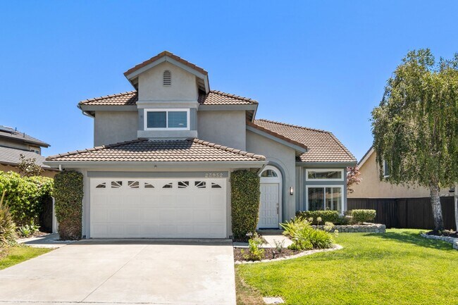 Building Photo - Newly Renovated and Furnished Ocean View Home!