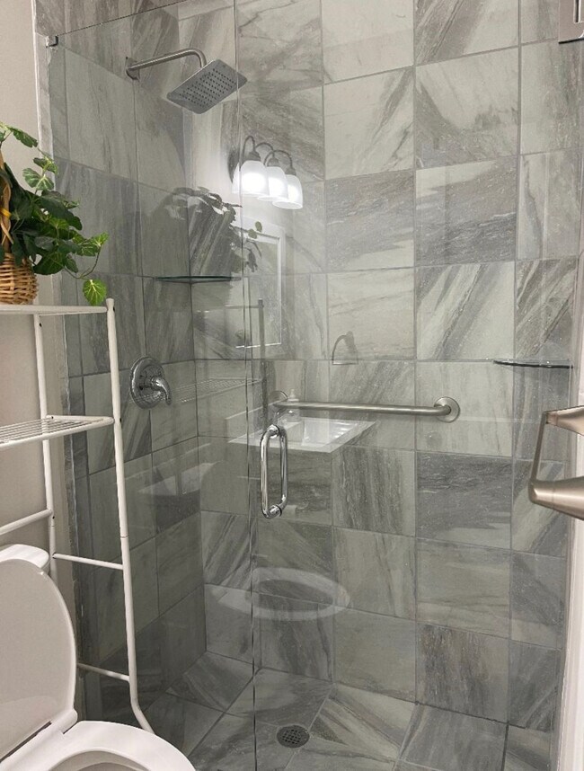 Building Photo - 283 Sunset Ave NW