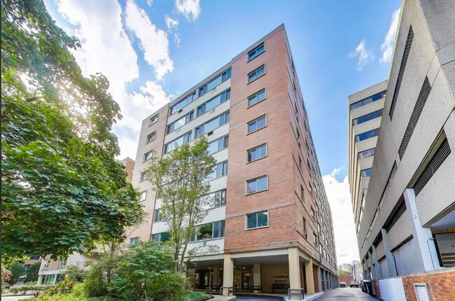 Building Photo - 1516 Hinman Ave