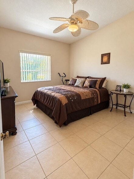 Building Photo - 2405 Windjammer Way